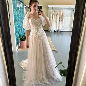 English Net A-line Bridal Dress with Detachable Puff Sleeves Lillian West 66293